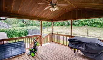 5204 Pin Oak Dr, Alton, IL 62002