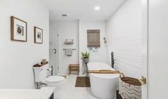 10 Long St, Johnston, RI 02919