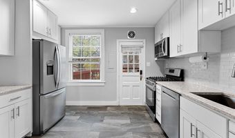 1400 S BARTON St 425, Arlington, VA 22204