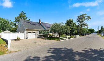 19 Harpoon St, Beachwood, NJ 08722