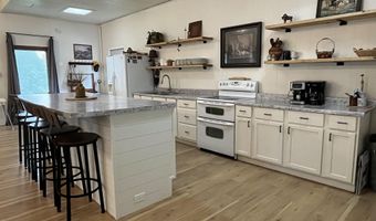321 3rd Ave E, Albia, IA 52531