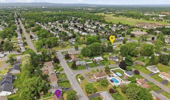 11 James Dr, Albany, NY 12211