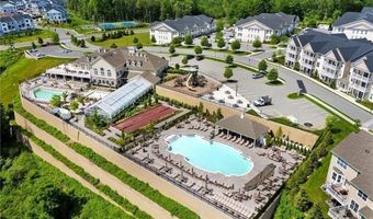 19 Mill Rd 19, Danbury, CT 06810