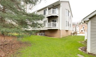 362 Village Pointe Dr, Akron, OH 44313