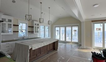281 7th St, Avalon, NJ 08202