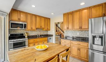 3804 LAKOTA Rd, Alexandria, VA 22303