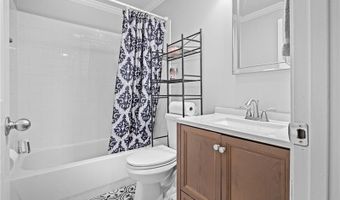 69 Country Place Ct, Alpharetta, GA 30005