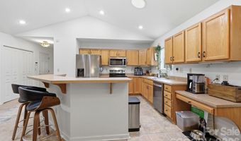 51 Sunview Cir, Arden, NC 28704