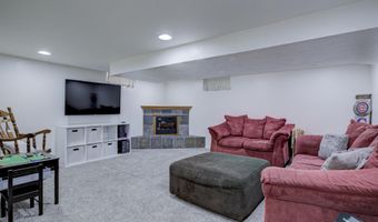2320 S GREENVIEW St, Appleton, WI 54915