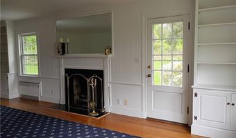 6 Old Pound Hill Rd, North Smithfield, RI 02896