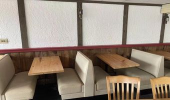 517 Main St, Barnstable, MA 02601