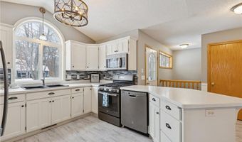 135 Hunters Path, Annandale, MN 55302