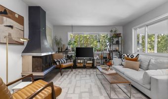3177 Sunnywood Dr, Ann Arbor, MI 48103