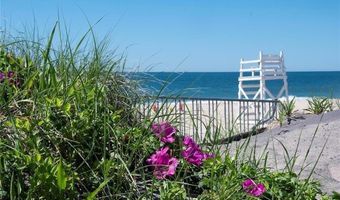 19 Traymore St, Charlestown, RI 02813