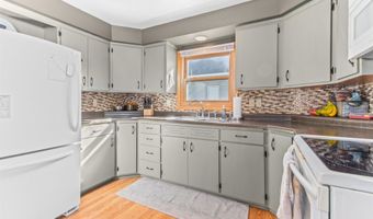 1343 W FRANKLIN St, Appleton, WI 54914