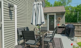 32 Pleasant Hill Rd, Falmouth, ME 04105