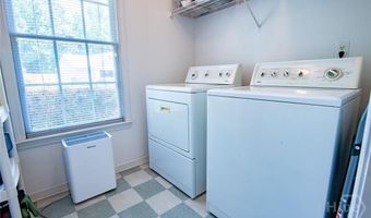 165 Spring Lake Dr, Athens, GA 30605