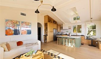 3926 Sunset Dr, Los Angeles, CA 90027