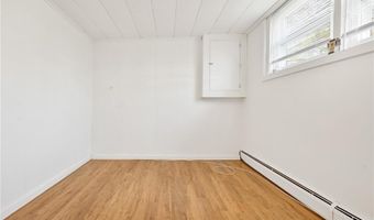 1 Pinehurst Rd, East Providence, RI 02915