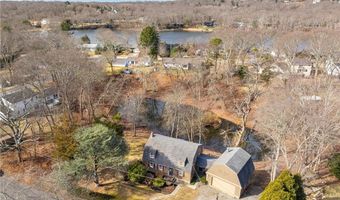 32 Tanglewood Trl, Narragansett, RI 02882