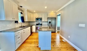 52 Bedlow Ave, Newport, RI 02840