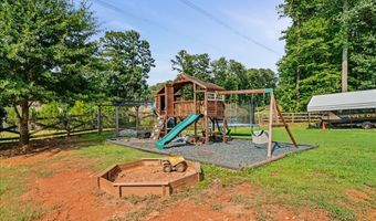 1948 Seymour Dr NW, Acworth, GA 30101