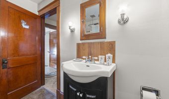 31 Monroe St, Augusta, ME 04330