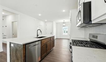 1665 N Grayhawk Dr, Basehor, KS 66007