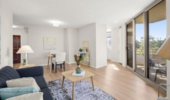7111 WOODMONT Ave 402, Bethesda, MD 20815