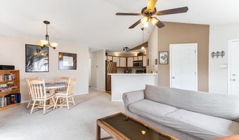 1335 Crossings Ct C, Ballwin, MO 63021