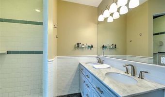 32 Chapin Rd, Barrington, RI 02806