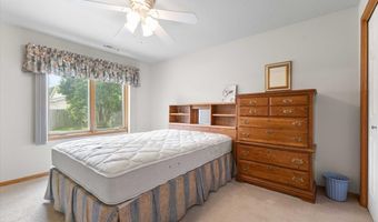 827 SW 46th St, Ankeny, IA 50023