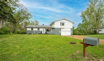 270 E Skyline Dr, Ballwin, MO 63011