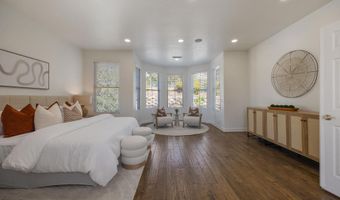 827 W Heritage Oak Ct, Altadena, CA 91001