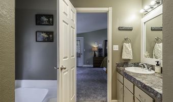 1000 Ivy Ln, Ashland, OR 97520