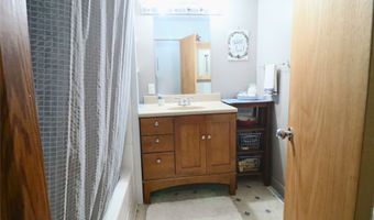 506 12th Ave NW, Altoona, IA 50009
