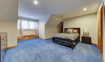 9 University Pl, Amsterdam, NY 12010