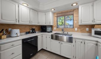 600 S 3rd St, Beresford, SD 57004