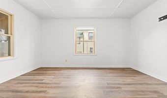 1073 Parkside Dr, Alliance, OH 44601