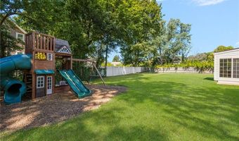 5 Lee Rd, Barrington, RI 02806