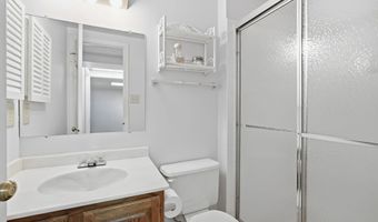7556 PEPPERELL Dr, Bethesda, MD 20817
