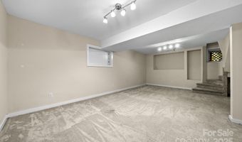 5 Parker Rd, Asheville, NC 28803