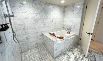 223 Saratoga Rd 1422, Honolulu, HI 96815