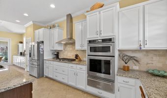 6903 Crestpoint Dr, Apollo Beach, FL 33572