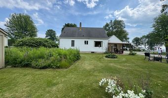305 Lakeview Dr, Algoma, WI 54201