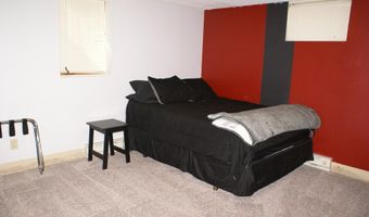 102 Linda Ln, Aberdeen, SD 57401