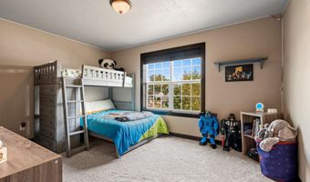 1013 HARVEST Trl, Appleton, WI 54913
