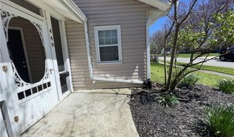 449 Woodmere Dr, Berea, OH 44017