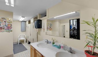 14 School St, Bristol, VT 05443