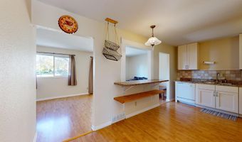 721 Meadow Pl, Ames, IA 50010